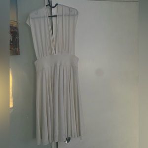 ❤️❤️ WHBM White House Black Market Deep V White Dress